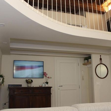 Art Apartment Santa Croce Suite Firenze Bagian luar foto